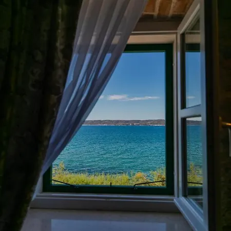 Bante - Luxury Stone House Villa