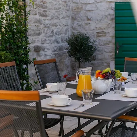 Bante - Luxury Stone House Kastela