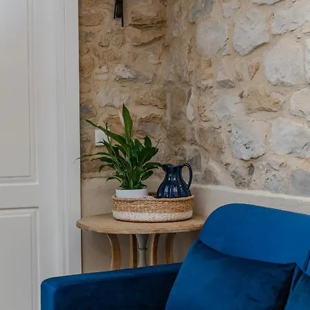 Bante - Luxury Stone House Villa