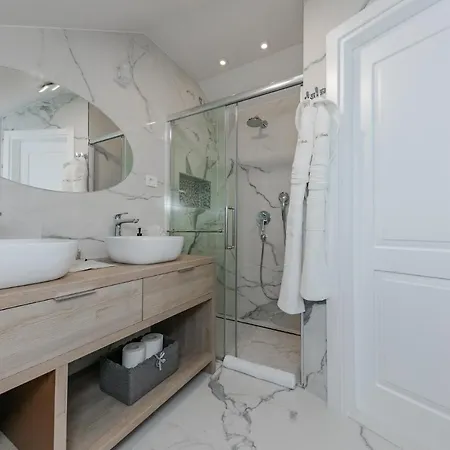 Bante - Luxury Stone House Villa