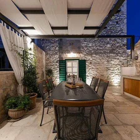 Bante - Luxury Stone House Kastela