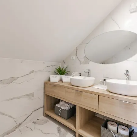 Bante - Luxury Stone House Villa