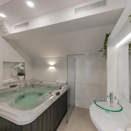 Bante - Luxury Stone House