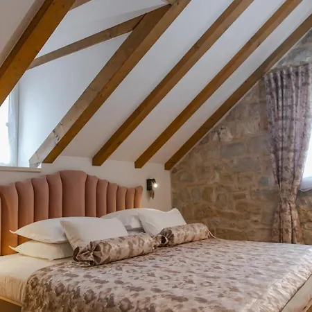 Bante - Luxury Stone House *